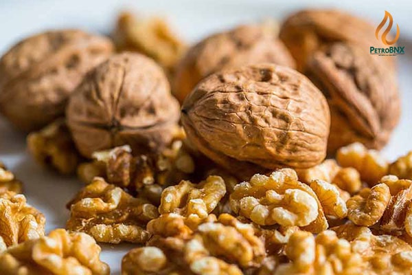 The Impact of Urea Fertilizer on Walnuts